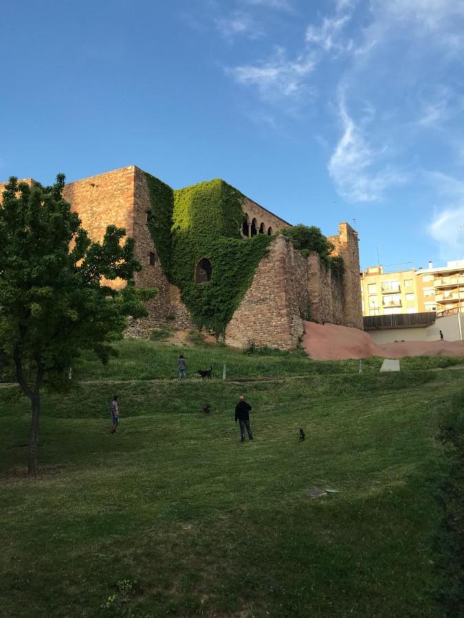 Piso Centrico Con Parking A 20Min De Barcelona Daire Terrassa Dış mekan fotoğraf